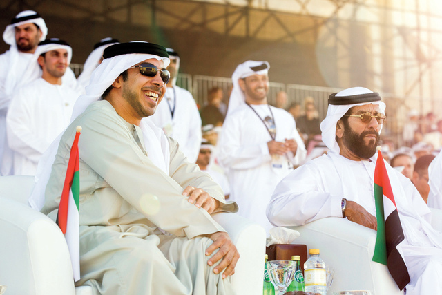 "طحنون بن محمد ومنصور بن زايد في الافتتاح"