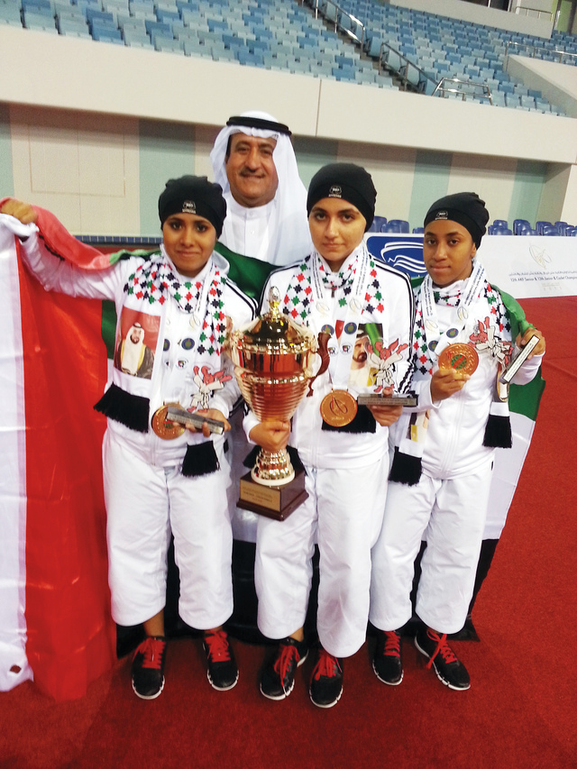 "منتخب آنسات الإمارات للكاتا"