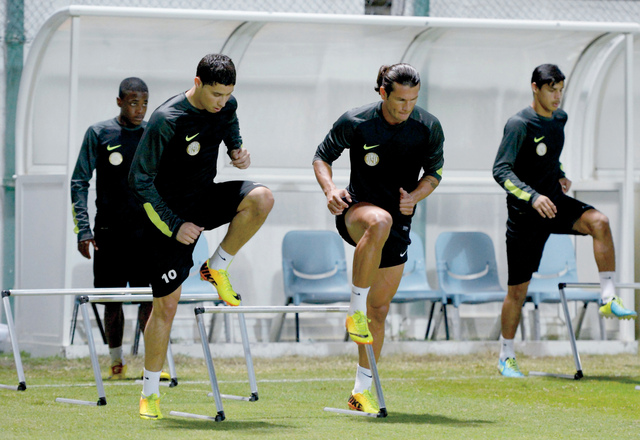 "ا لجزيرة يستعد بجدية للقاء الصعب أمام الأهلي\t\tالبيان"