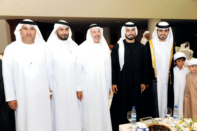 "ماجد بن محمد ومصبح الفتان وسعيد الطاير مع العريس"