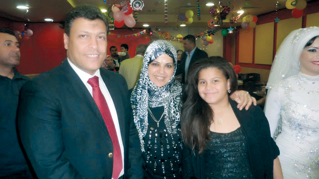 "سوسن سحاب تتوسط علا ومتولي"