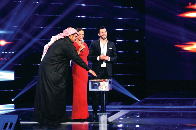 "لحظة قبول المشترك سلطان عامر للعرض المادي في المرحلة الثالثة"