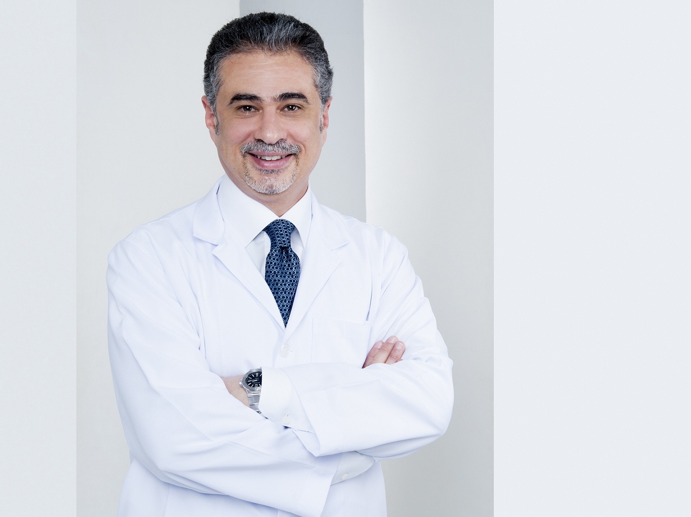 "الدكتور هاني سكلا"