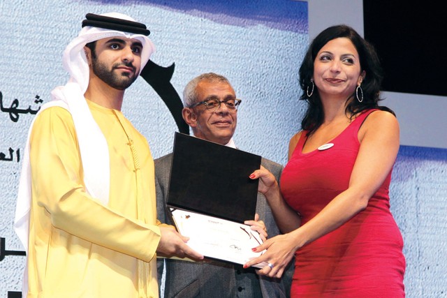 "زينة دكاش تحصد جائزة «فيبريسكي» وشهادة تقدير"