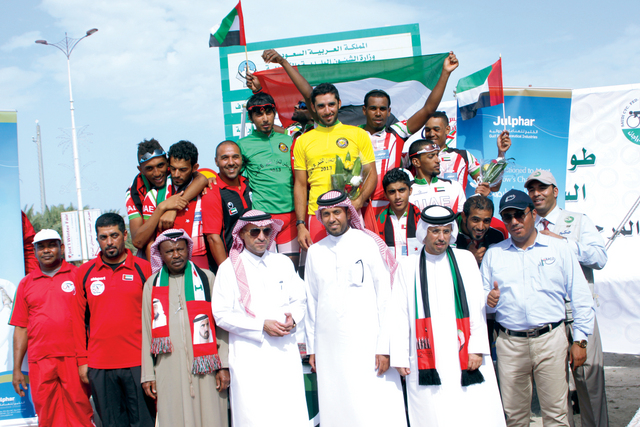 "نجوم الإمارات على منصة التتويج بعد انتهاء المرحلة الثانية\t من المصدر"