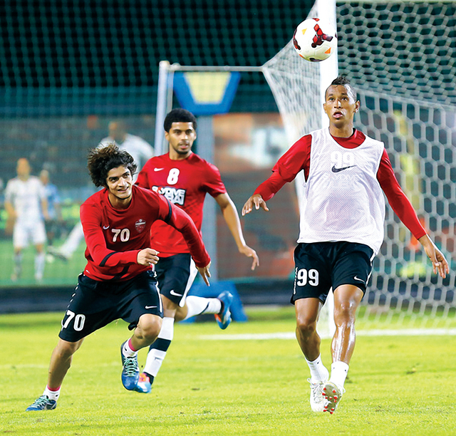 "جانب من تدريبات الأهلي في ملعب ند الشبا"