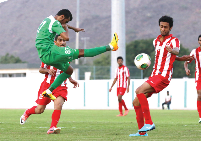 "الفجيرة يحقق فوزه الثاني على التوالي في الدوري \t تصوير : محمد منور"