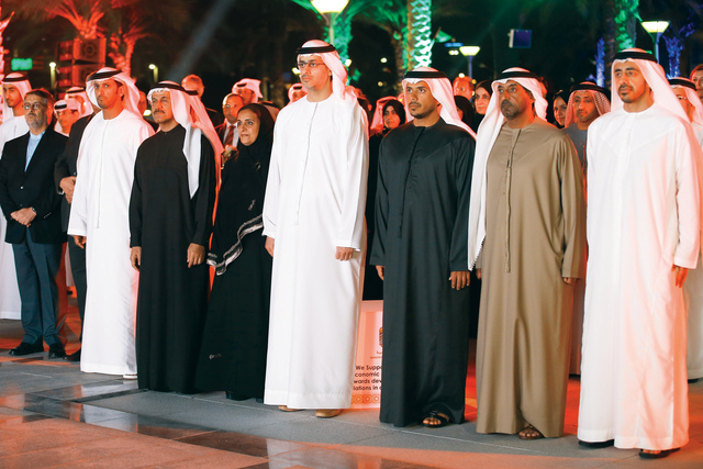 "عبدالله بن زايد واحمد بن سعيد ولبنى القاسمي وسلطان بن طحنون والمنصوري خلال حفل الاستقبال\t\t تصوير- مجدي اسكندر"