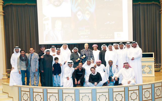 "المشاركون في المهرجان خلال حفل الختام\t تصوير: غلام كاركر"