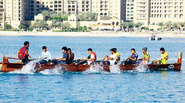 "طاقم القارب مزاحم 70 قدم موسما استثنائيا أهله لصدارة الترتيب العام \t من المصدر"