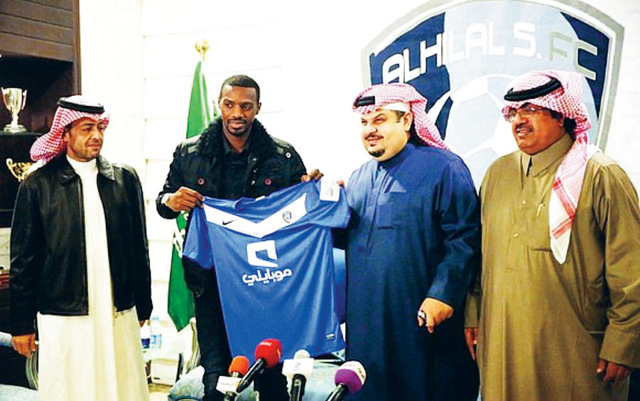 "كريري تنازل عن الملايين لينضم إلى الهلال \t البيان"
