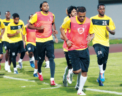 "الوحدة يطمح فى تخطي عقبة الأسود"