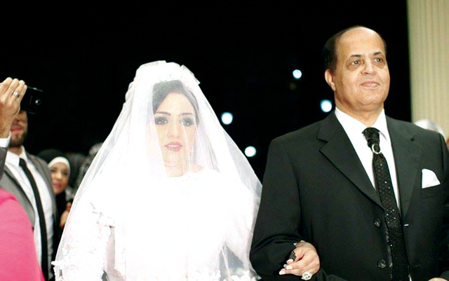"فهمي عبد العزيز وكريمته"