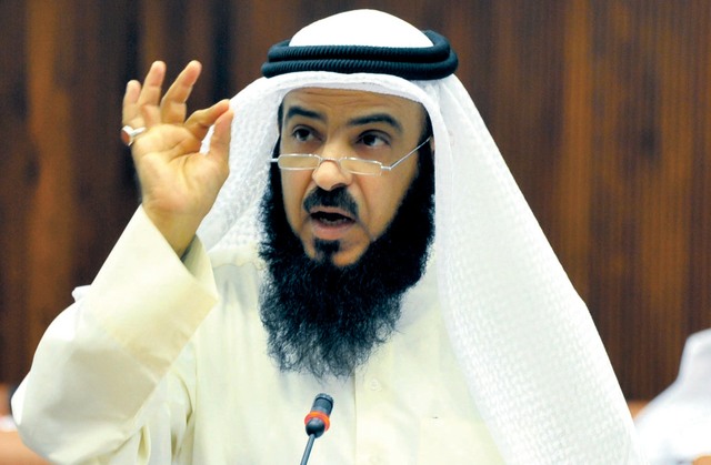 "عادل المعاودة يلقي كلمة في إحدى جلسات مجلس النواب البحريني"