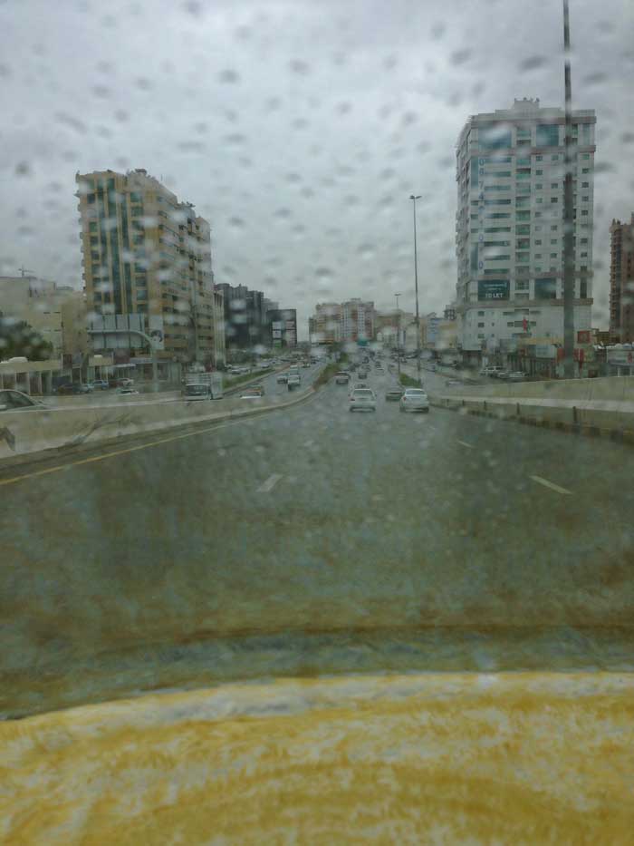 "شارع الشيخ خليفة بعجمان تصوير: حسن علي العلاش"