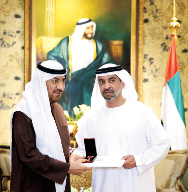 "ويكرم «الميجا مول » ويتسلمها أحمد بن محمد القاسمي"