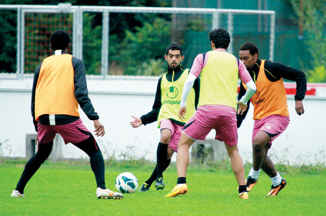 "جانب من تحضيرات الوصل للمباراة \t البيان"