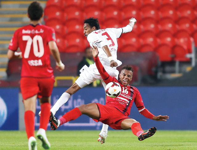 "الشعب فشل في الهروب من منطقة الخطر \t تصوير ــ مجدي اسكندر"