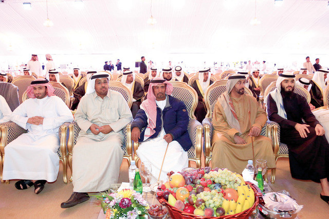 "جانب من الحضور"