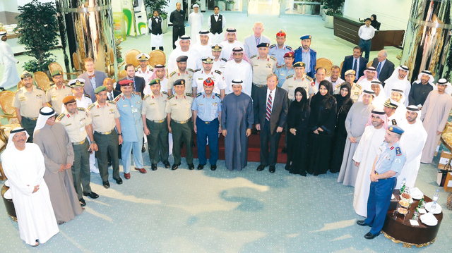 ".وأثناء الرد على الاستفسارات والاسئلة \tمن المصدر"