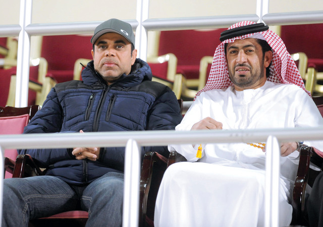 "مهدي علي ومترف الشامسي يتابعان مباراة المنتخب وسوريا"