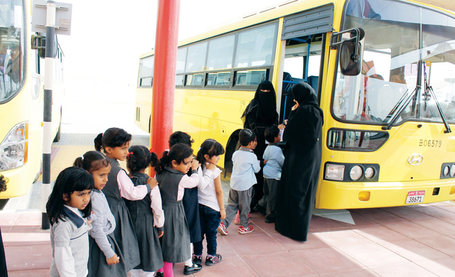 "حافلات مواصلات الإمارات تلتزم بأغلبية مواصفات النقل الآمن \tالبيان"