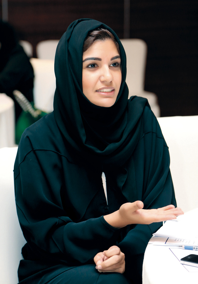 "منى السهلاوي"