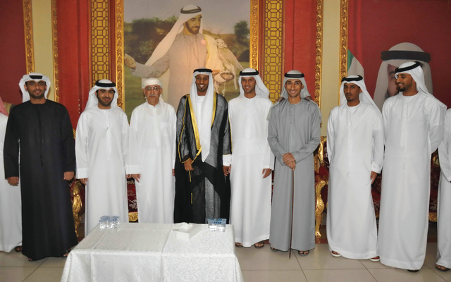 "العريس مع كبار الشخصيات"
