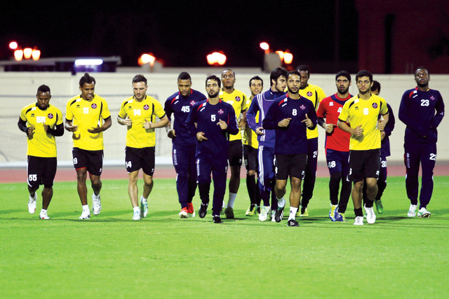 "الشعب تدرب بروح معنوية لمواجهة النصر اليوم  \t  تصوير: يونس يونس"