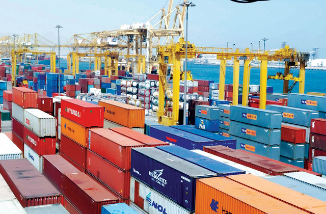 "نمو التجارة الخارجية قاطرة لانتعاش قطاعات عديدة على رأسها المصرفي\t\tالبيان"