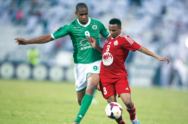 "الشباب حافظ على المركز الثاني مطارداً للأهلي\tتصوير: سالم خميس"