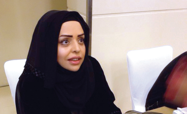 "السويدي خلال حفل إطلاق الرواية\tالبيان"