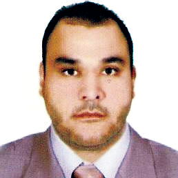 "أيمن محمود"