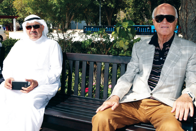 "مصبح الفتان وأحد الضيوف"