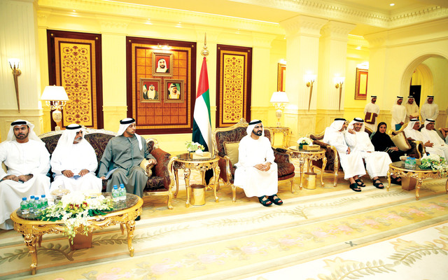 "محمد بن راشد يشهد حفل التخريج بحضور سيف ومنصور وعبدالله بن زايد ونهيان بن مبارك ولبنى القاسمي ومحمد القرقاوي وسلطان المنصوري وعبيد الطاير \tتصوير ــ سيف محمد ومحمد هشام"