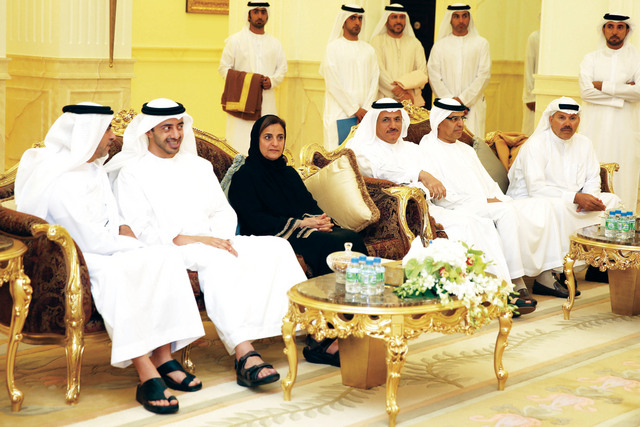 "سيف وعبدالله بن زايد ولبنى القاسمي وسلطان المنصوري وعبيد الطاير ومصبح الفتان"