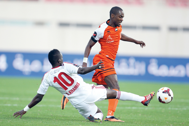 "علامة استفهام كبيرة حول أجانب عجمان\tتصوير - سالم خميس"