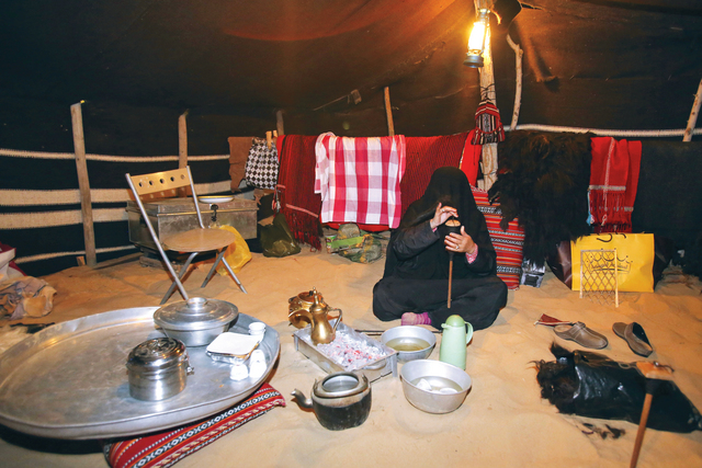 "ركن الماكولات المحلية في شارع السيف \tتصوير ـــ عبد الحنان مصطفى"