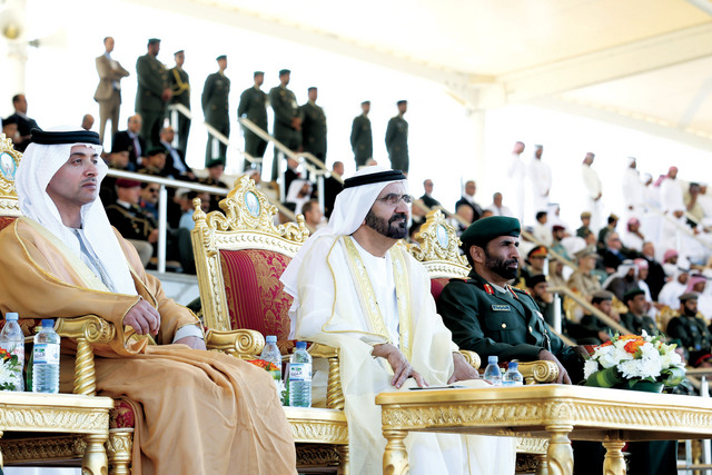 "محمد بن راشد وهزاع بن زايد وسالم الكعبي يتابعون فقرات الحفل"