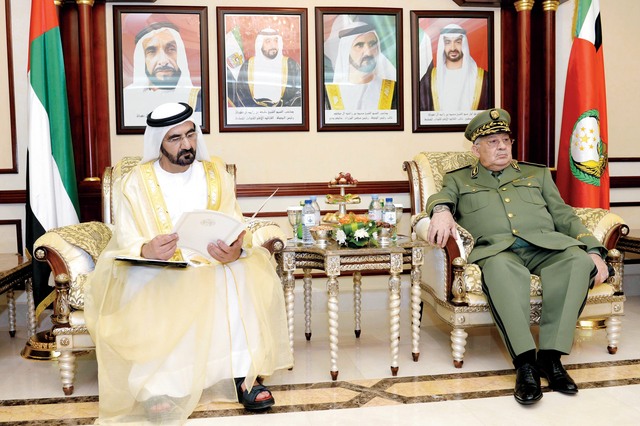 "محمد بن راشد يطالع رسالة بوتفليقة"