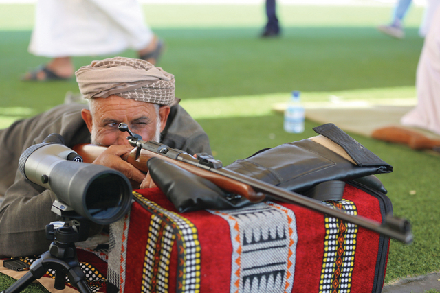 "مشاركة مكثفة من كبار السن في منافسات بندقية السكتون"
