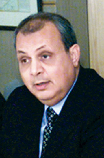 "نصر عابدين: تركيز دائم على جودة خدمة العملاء"