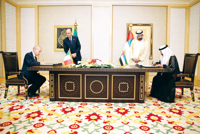 "..سموه وضيف البلاد يشهدان توقيع مذكرة التفاهم الثانية بين سلطان بن سليم وجورجيو ستاراس"
