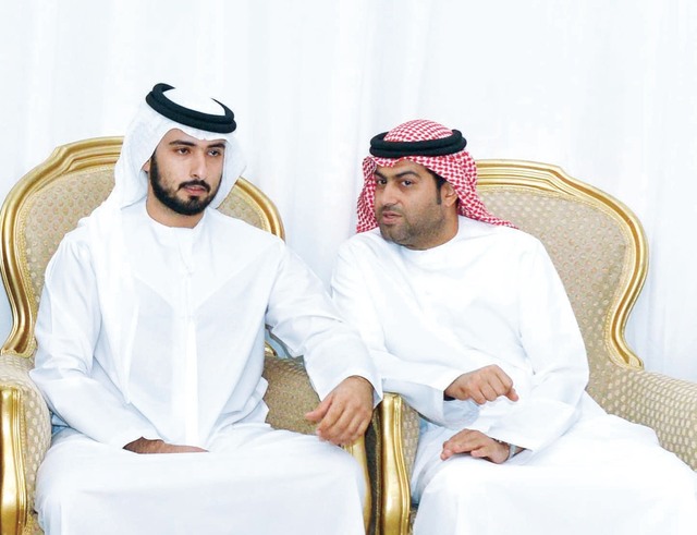 "ماجد بن محمد يقدم واجب العزاء"