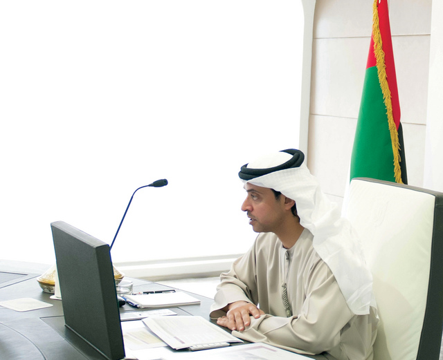 "هزاع بن زايد مترئسا الاجتماع"