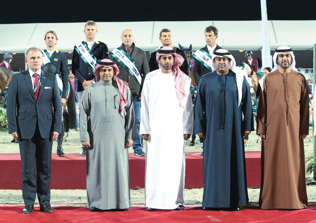 "الكمالى والمهيرى عقب تتويج الابطال\tالبيان"