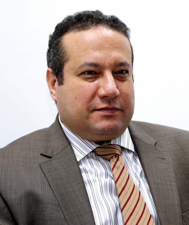 "د. علاء عشماوي:  ميول طلابي واضح  نحو اختراع وسائل اتصال حديثة"