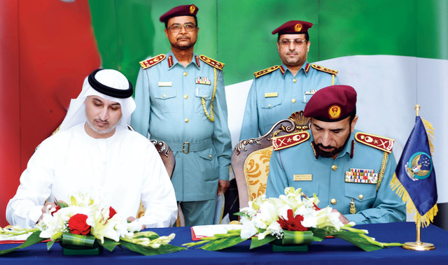 "الشعفار خلال توقيع الاتفاقية \t من المصدر"