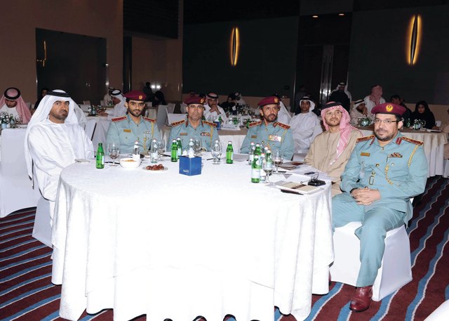 "الخييلي وعدد من كبار الموظفين وضباط الداخلية"