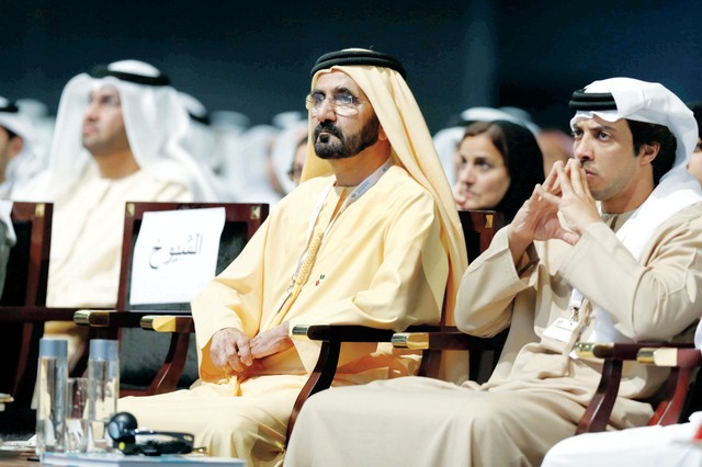 "محمد بن راشد خلال القمة بحضور منصور بن زايد ومحمد المر ونهيان بن مبارك \t تصوير ـــ خليفة اليوسف"